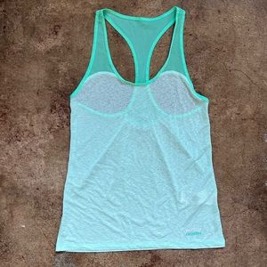 Hollister active tank